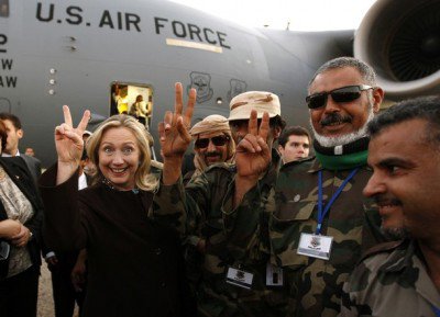 Hillary-Clinton-Libyan-rebels-400x289